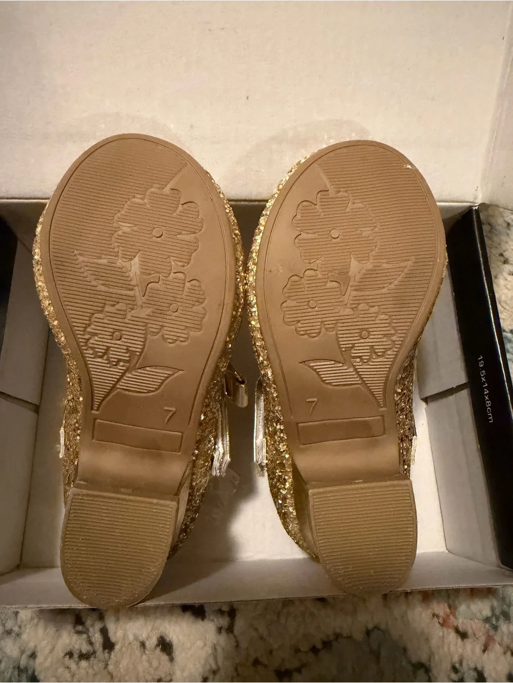 Girls Gold Glitter Bow Mary Jane Kids Shoes size 7 like new worn one time